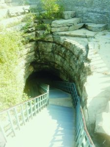 Belum Caves. Entrance to go 10 - 29 mts down to the underground cavesck.